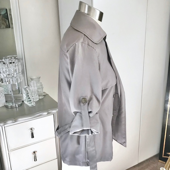 Short Trench Coat - Picture 9 of 10